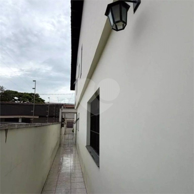 Sobrado à venda com 3 quartos, sendo 1 suíte, em Parque Maria Domitila, São Paulo, SP