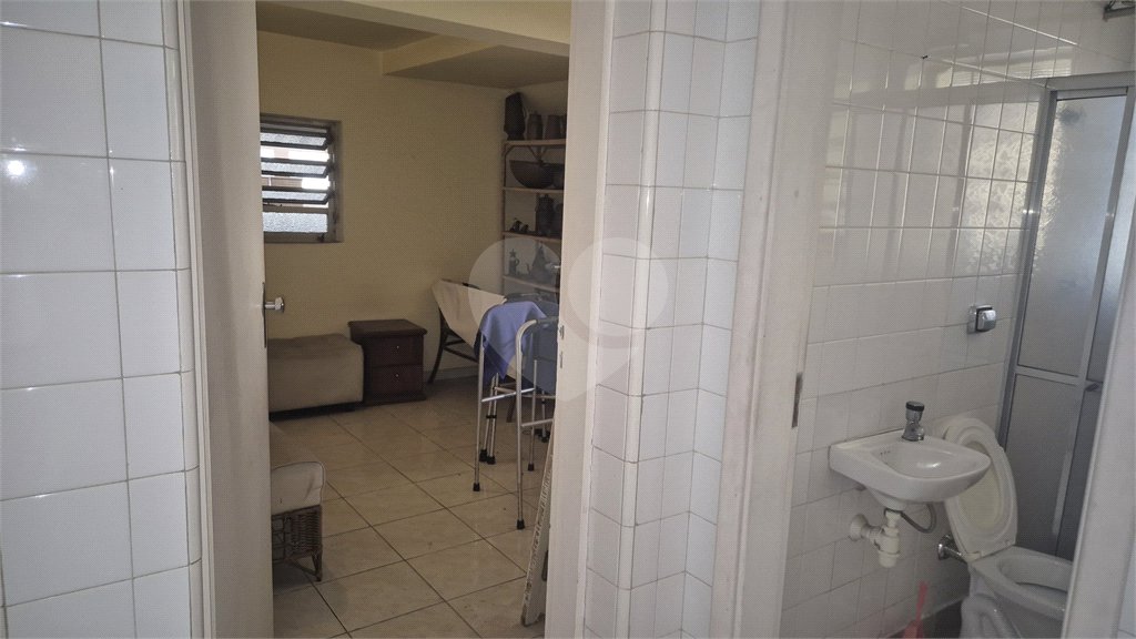 Casa à venda com 4 quartos, sendo 3 suítes,  no condomínio Chácara das Rosas, São Paulo - SP