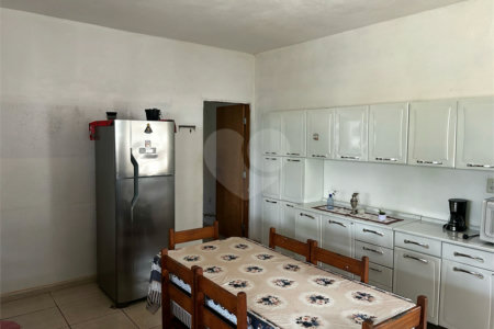 Sobrado à venda com 3 quartos, sendo 2 suítes, em Vila Mazzei, Itapetininga, SP