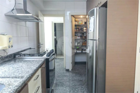 Apartamento à venda com 3 suítes em Real Parque, São Paulo, SP