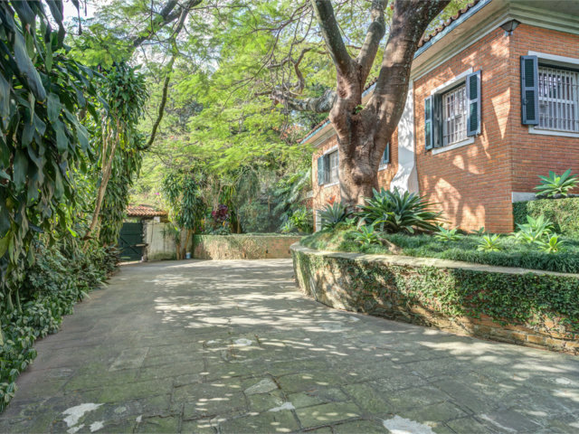 Casa à venda com 6 quartos, sendo 4 suítes,  em Guarapiranga, São Paulo, SP