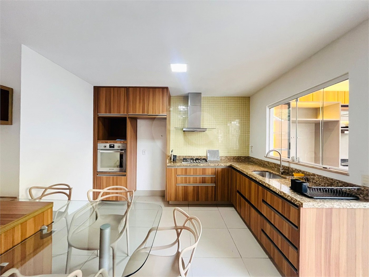 Casa à venda com 3 suítes no condomínio Golden Village., Rio de Janeiro - RJ
