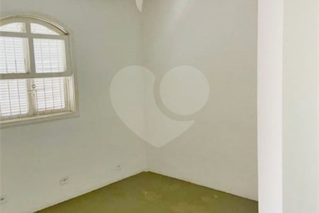 Sobrado à venda com 4 quartos em Vila Gomes Cardim, São Paulo, SP