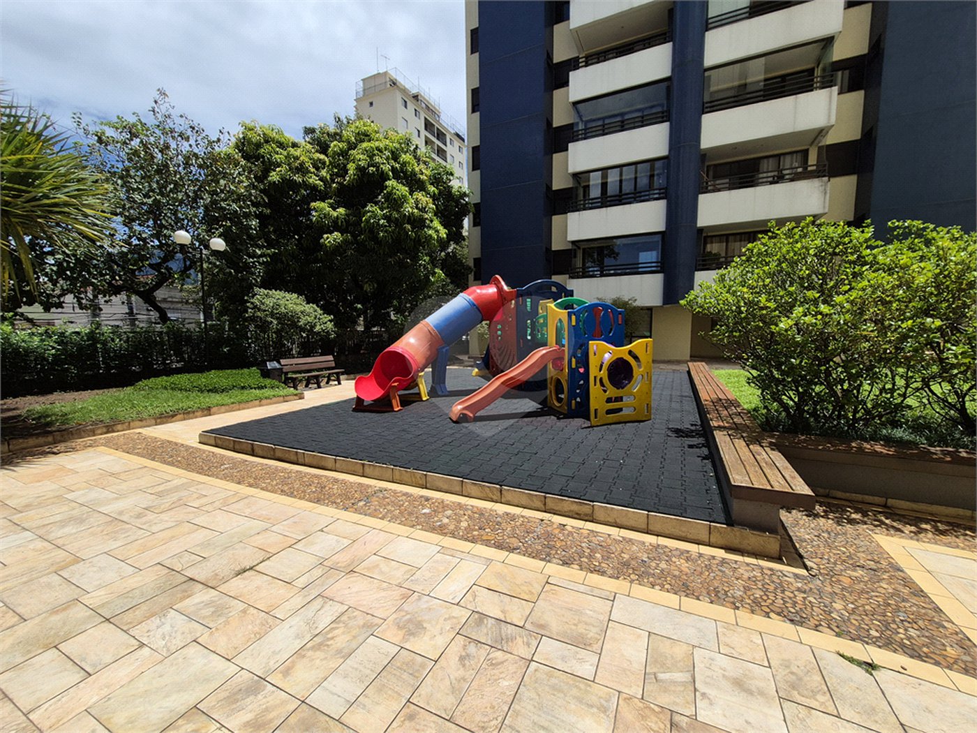 Cobertura à venda com 4 quartos, sendo 2 suítes, em Vila Hamburguesa, São Paulo, SP