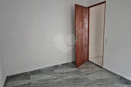 Casa à venda com 2 quartos em Vila Santa Helena, Atibaia, SP
