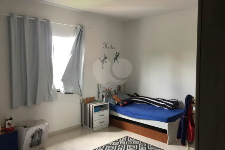 Sobrado à venda com 3 quartos, sendo 1 suíte,  em Alto da Boa Vista, Mogi das Cruzes, SP