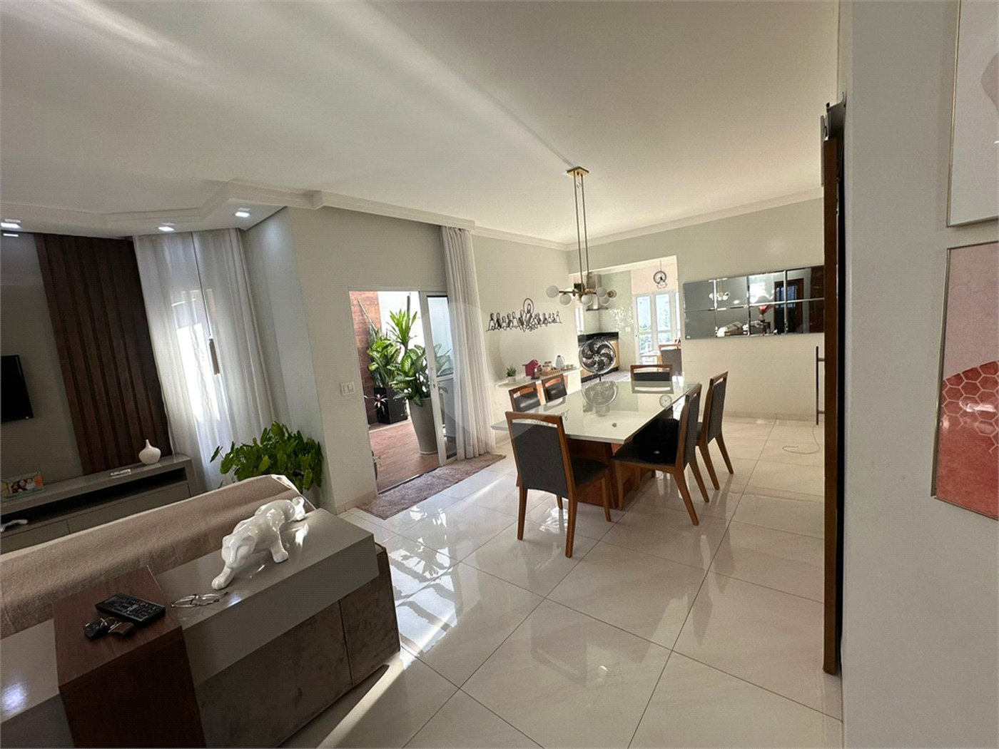 Casa à venda com 3 suítes em Cidade Jardim, Araraquara, SP