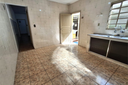 Casa à venda com 4 quartos em Vila dos Minérios, São Paulo, SP