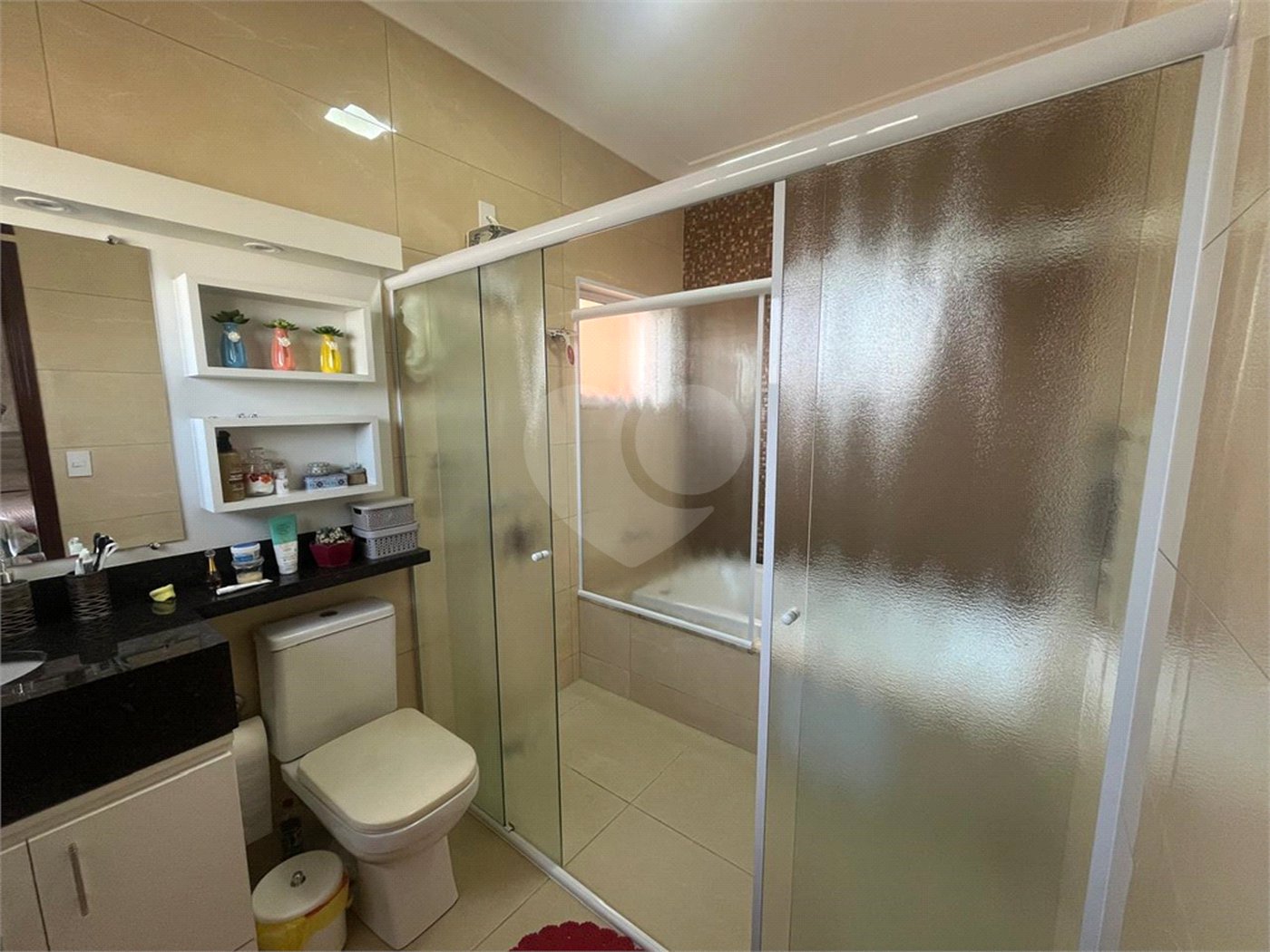Casa à venda com 3 suítes no condomínio Lago da Serra, Araçoiaba da Serra - SP