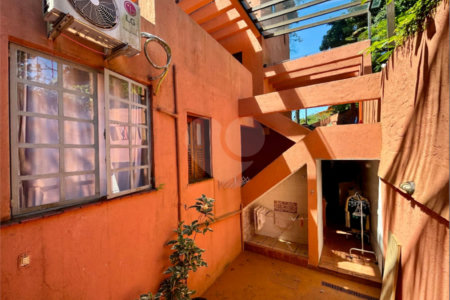Casa à venda com 4 quartos, sendo 1 suíte, em Lagoa, Rio de Janeiro, RJ