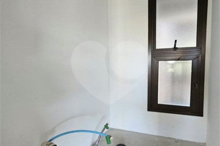 Apartamento à venda com 3 quartos, sendo 1 suíte,  em Pinheiros, São Paulo, SP