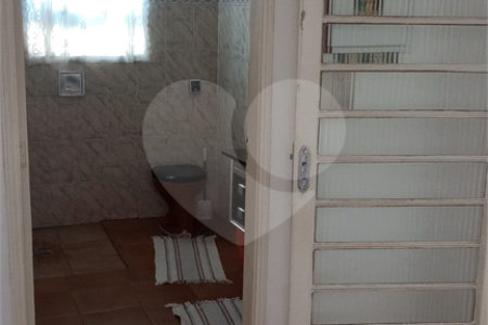 Casa à venda com 3 quartos, sendo 1 suíte,  em Parque Maria Domitila, São Paulo, SP