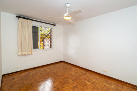 Casa à venda com 4 quartos, sendo 1 suíte, em Jardim Marajoara, São Paulo, SP