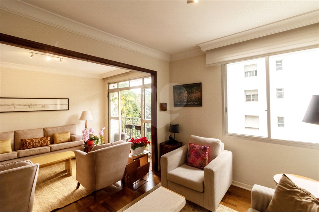 Apartamento à venda com 3 quartos, sendo 2 suítes, em Alto da Boa Vista, São Paulo, SP