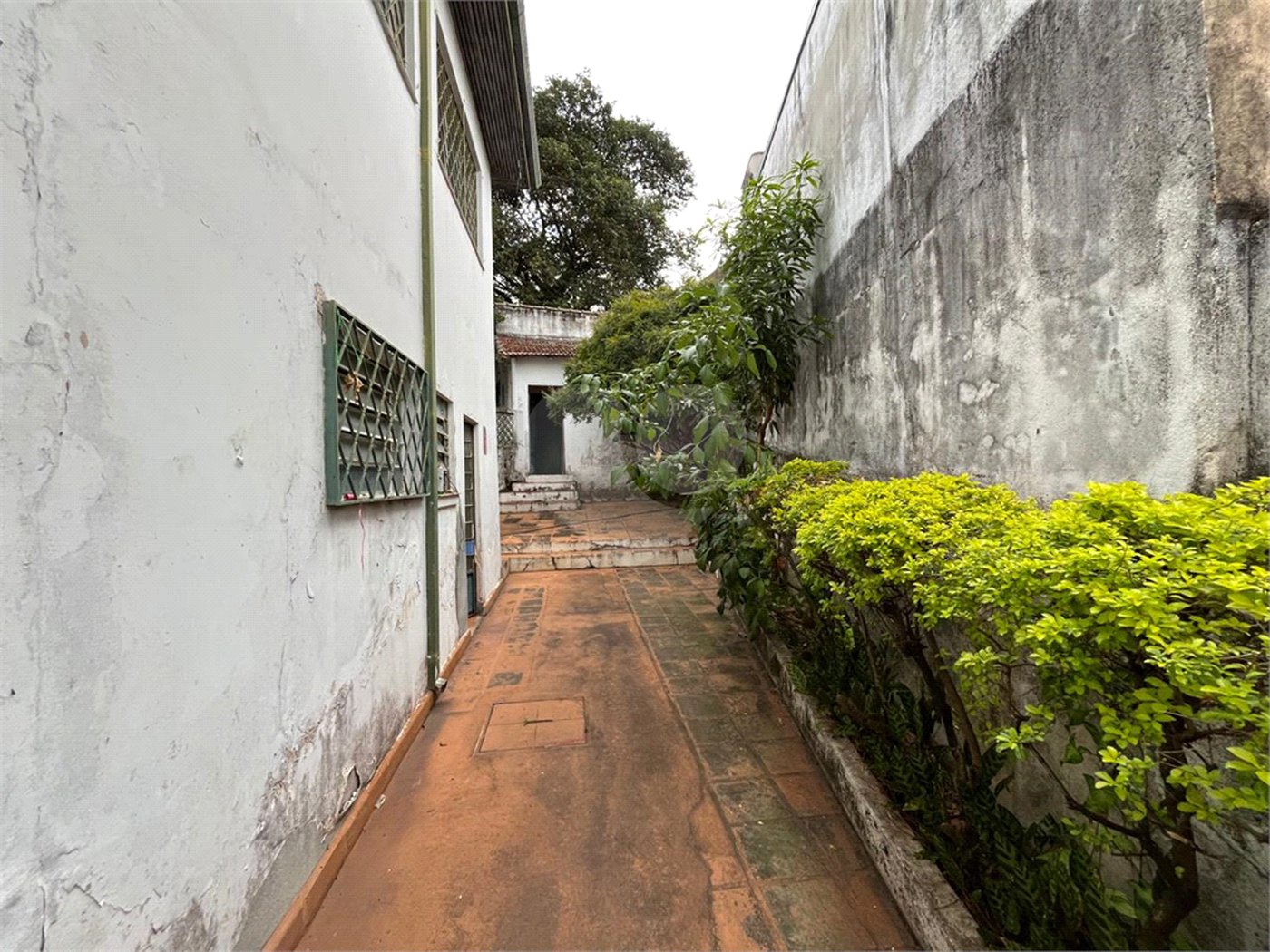 Sobrado à venda com 5 quartos, sendo 1 suíte, em Palmas do Tremembé, São Paulo, SP