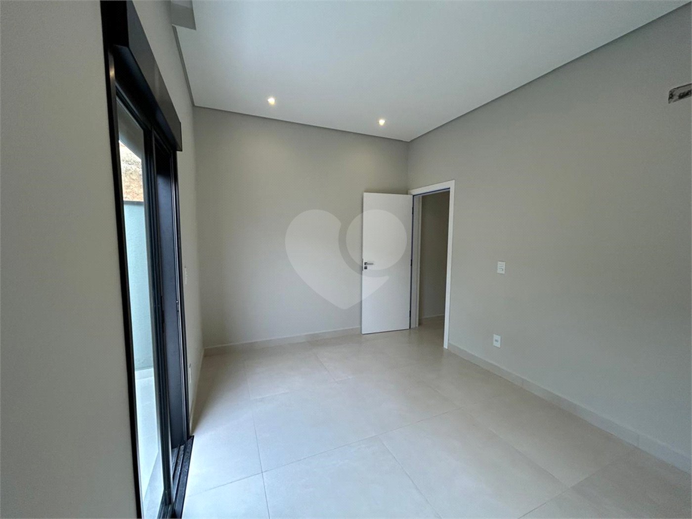 Casa à venda com 3 suítes no condomínio Helena Maria, Sorocaba - SP