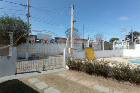 Casa à venda com 2 quartos em Vila Messias, Alambari, SP
