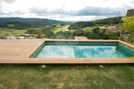 Casa à venda com 5 quartos, sendo 4 suítes, em Vila Darcy Penteado (mailasqui), São Roque, SP
