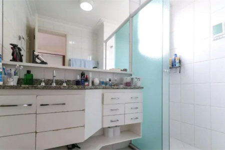 Apartamento à venda com 3 suítes em Vila Ipojuca, São Paulo, SP