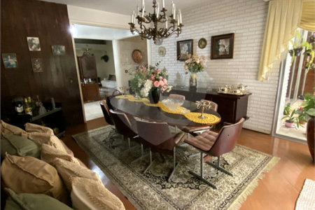 Casa à venda com 4 quartos, sendo 1 suíte,  em Vila Oliveira, Mogi das Cruzes, SP