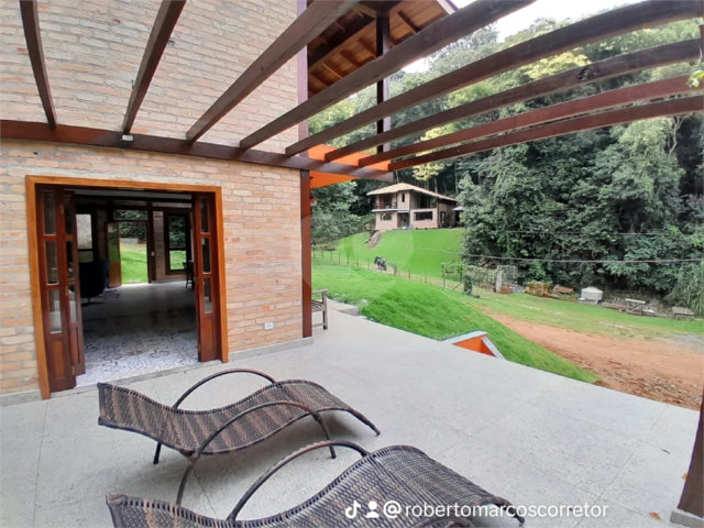 Casa à venda com 3 quartos, sendo 1 suíte,  no condomínio Sausalito, Mairiporã - SP
