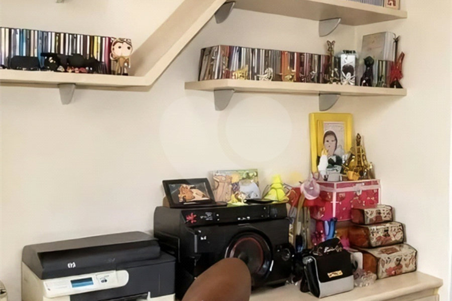 Casa à venda com 3 quartos, sendo 1 suíte, no condomínio Morada do Horto, São Paulo - SP