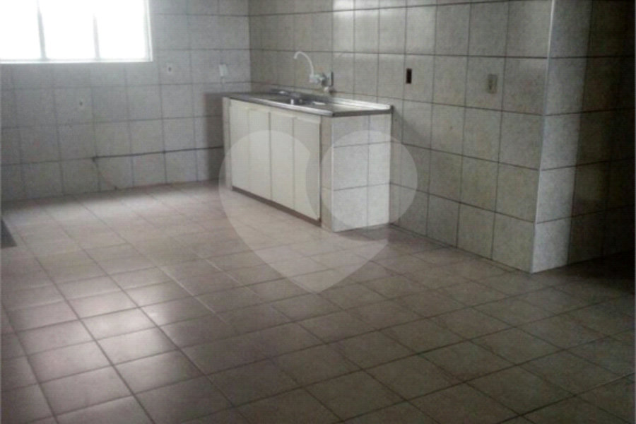 Sobrado à venda com 4 quartos em Jardim Ana Maria, Santo André, SP