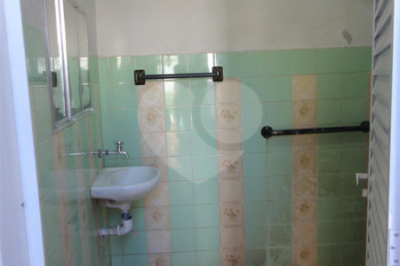Casa à venda com 2 quartos em Vila Bissoto, Valinhos, SP