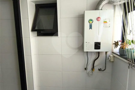 Apartamento de 60m2 na Saúde com 2 dorms, 1 suíte, 2 banheiros, 2 vagas. Estuda permuta.