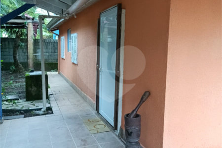 Casa à venda com 4 quartos, sendo 1 suíte,  no condomínio Morada da Praia, Bertioga - SP