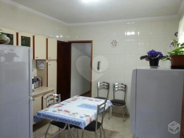 Sobrado à venda com 3 quartos, sendo 1 suíte,  em Parque Vitória, São Paulo, SP