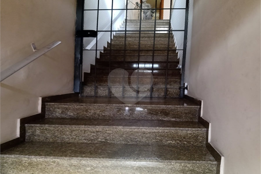 Sobrado à venda com 8 quartos, sendo 2 suítes, em Parada Inglesa, São Paulo, SP