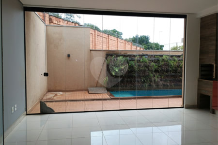 Sobrado à venda com 4 quartos, sendo 1 suíte, em Reserva San Gabriel, Ribeirão Preto, SP