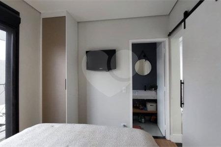Casa à venda ou para alugar com 4 suítes no condomínio Figueira Garden, Atibaia - SP