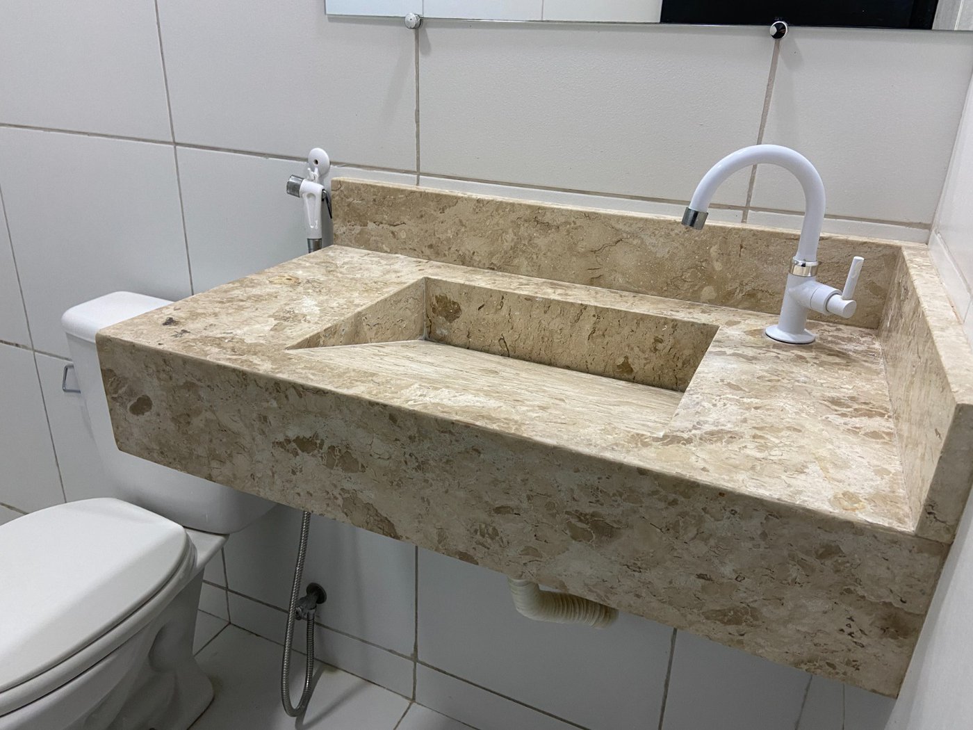 Casa à venda com 3 quartos, sendo 2 suítes, no condomínio PORTO LAGOA, Aquiraz - CE