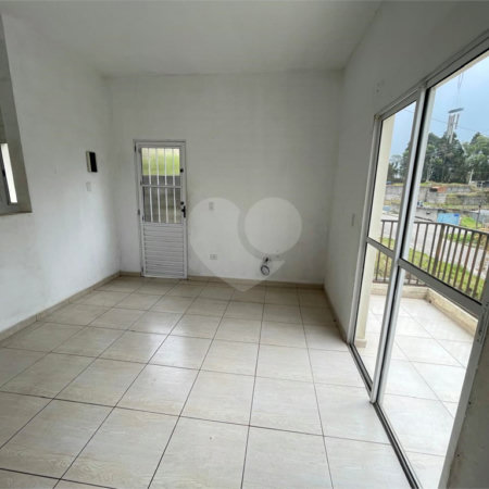 Sobrado à venda com 2 quartos, sendo 1 suíte, em Loteamento Jardim do Sol (mailasqui), São Roque, SP