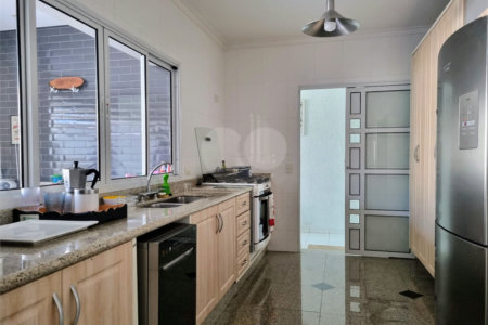 Sobrado à venda com 4 suítes em Chácara Flora, São Paulo, SP