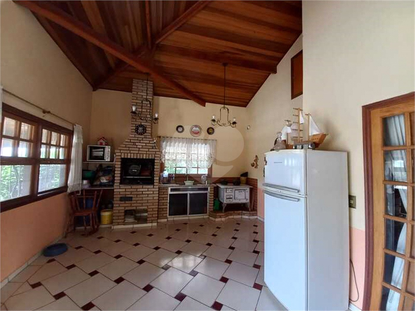 Casa à venda com 3 quartos, sendo 1 suíte, no condomínio Outeiro das Flores 2, Itupeva - SP