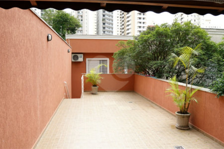Sobrado à venda com 5 quartos, sendo 3 suítes,  em Santa Teresinha, São Paulo, SP