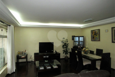 Casa Térrea à venda com 3 quartos, sendo 1 suíte, em Chácara Flora, São Paulo, SP