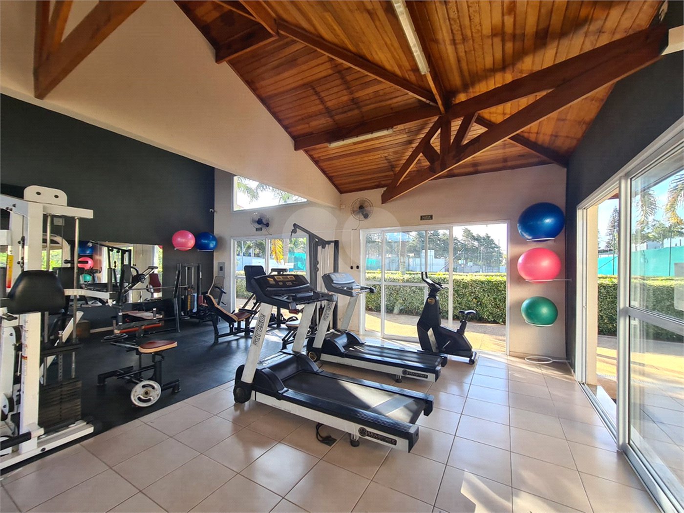 Casa à venda com 3 suítes no condomínio Reserva dos Vinhedos, Louveira - SP