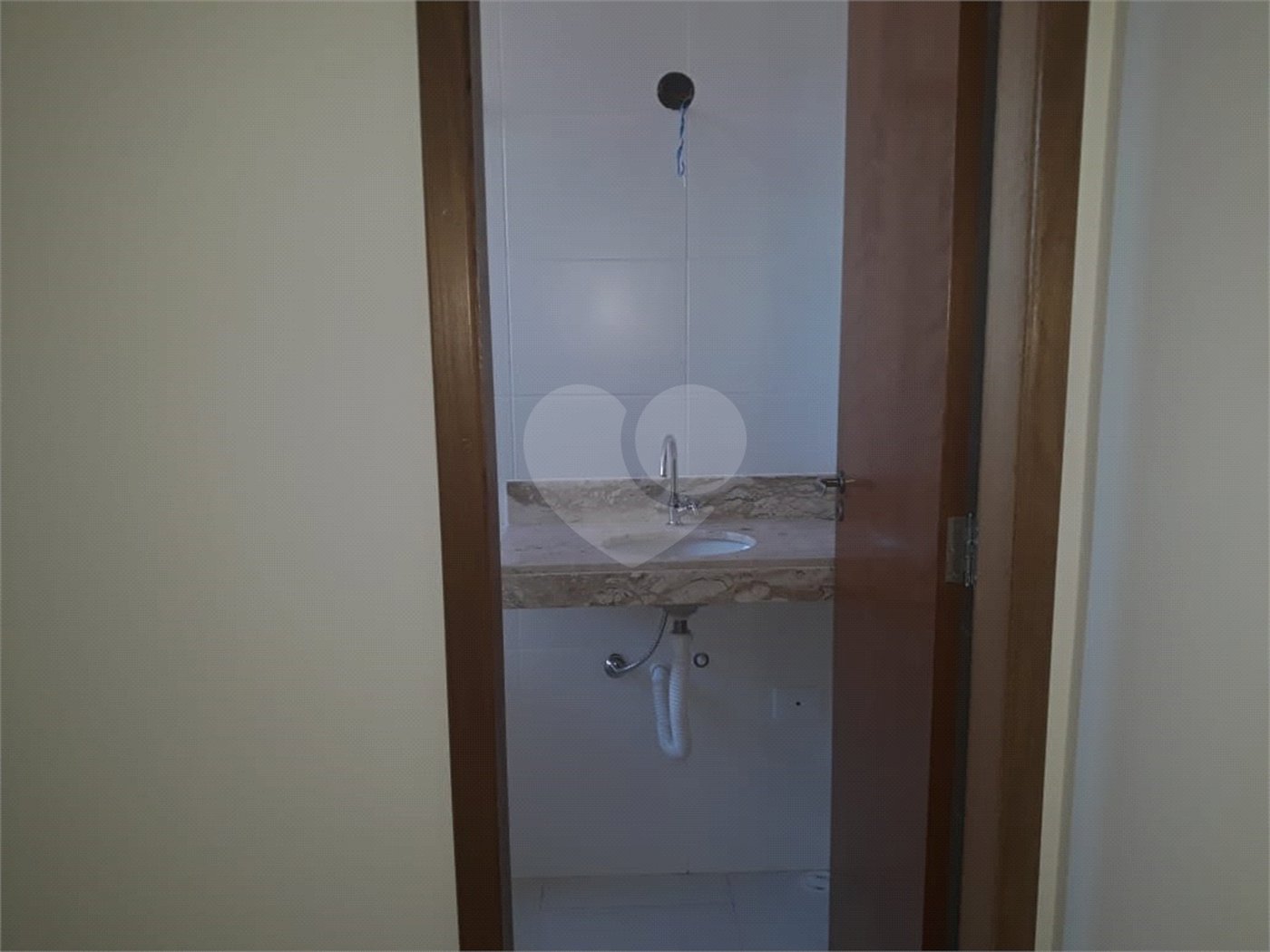 Casa à venda ou para alugar com 3 quartos, sendo 1 suíte, no condomínio martinha, São Paulo - SP