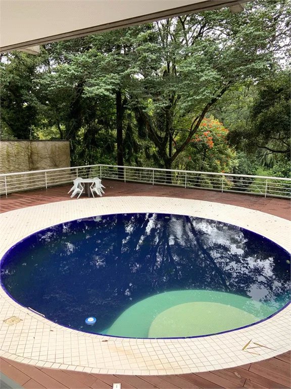 Sobrado à venda com 6 quartos, sendo 4 suítes, em Fazenda Morumbi, São Paulo, SP