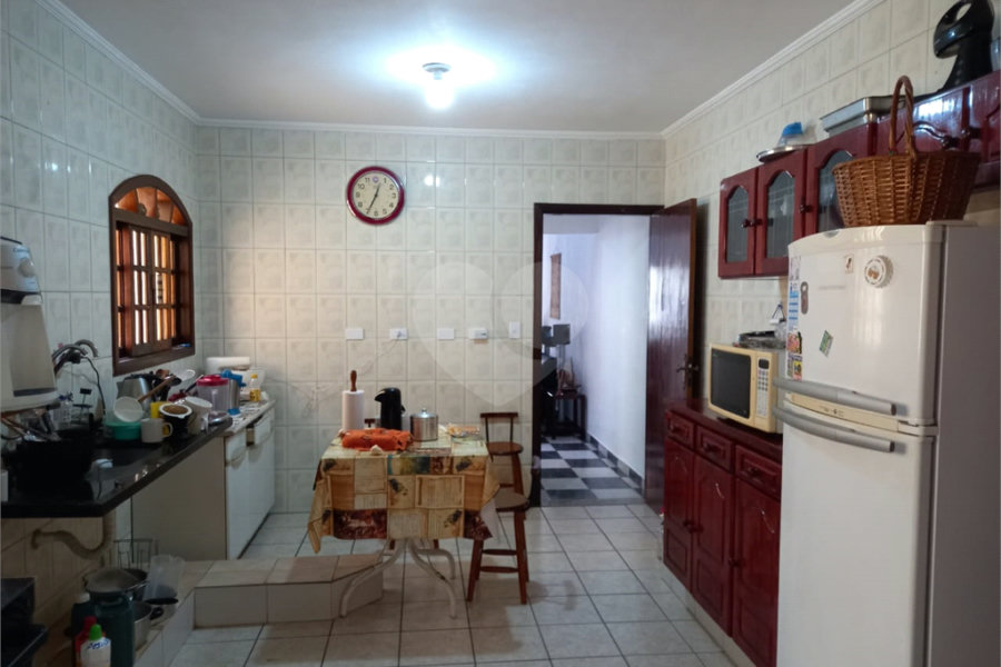 Sobrado à venda com 3 quartos, sendo 1 suíte, em Tremembé, São Paulo, SP