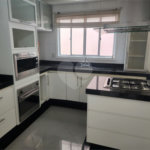 Casa à venda com 3 quartos, sendo 1 suíte, no condomínio Terras de São Francisco, Vinhedo - SP
