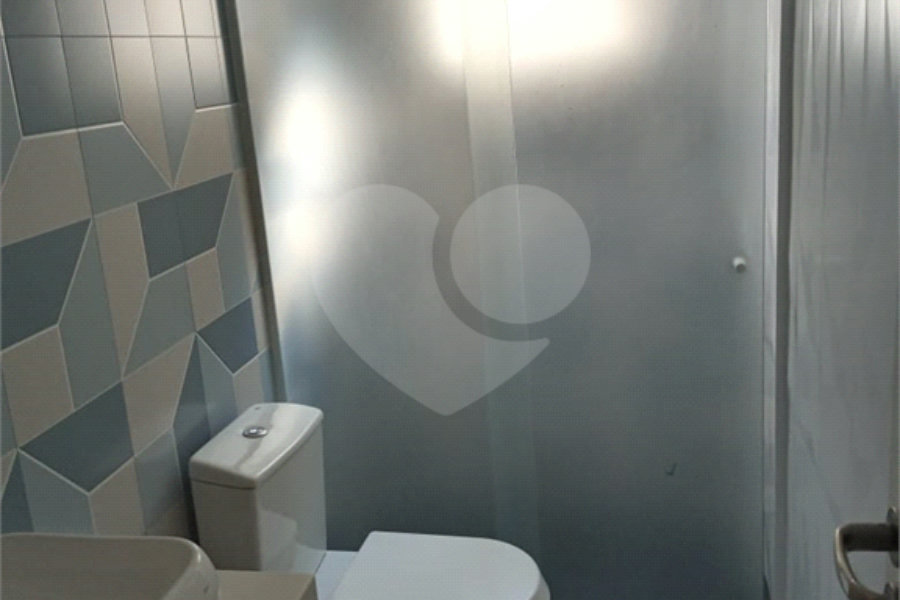 Sobrado à venda com 3 quartos, sendo 1 suíte, em Jardim Santa Beatriz, Guarulhos, SP