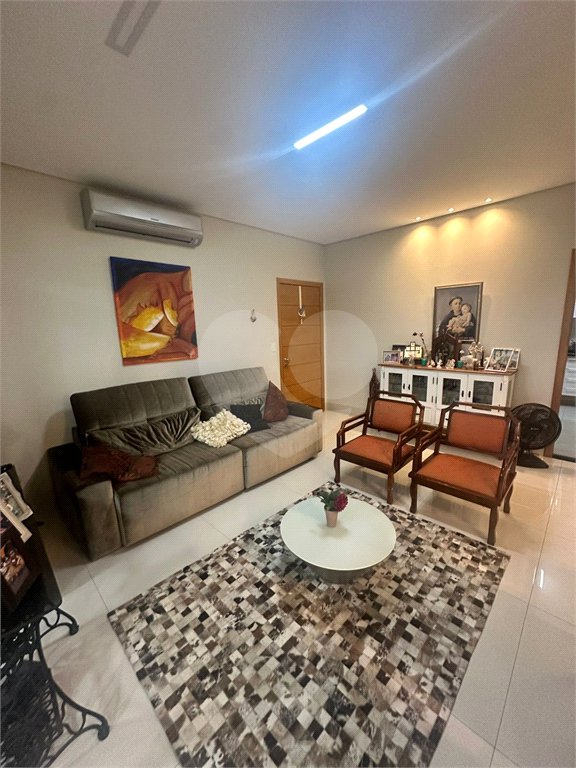 Apartamento à venda com 3 suítes em Jardim Mariana, Cuiabá, MT