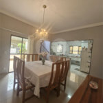 Casa à venda com 4 quartos, sendo 2 suítes, no condomínio Grape Village, Vinhedo - SP