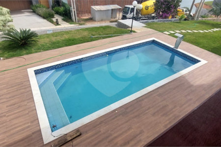Casa à venda com 3 suítes no condomínio Riviera dos Pássaros, Joanópolis - SP