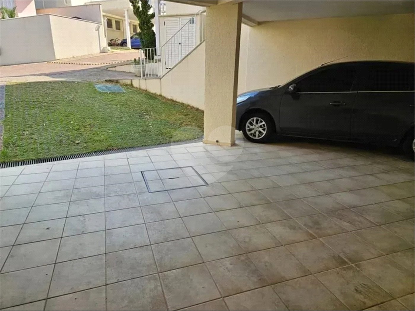 Casa à venda com 3 quartos, sendo 2 suítes, no condomínio Vila Borghese, São Paulo - SP